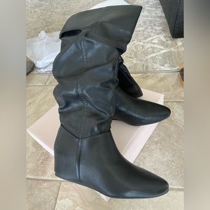 Hidden wedge boots - Brand New